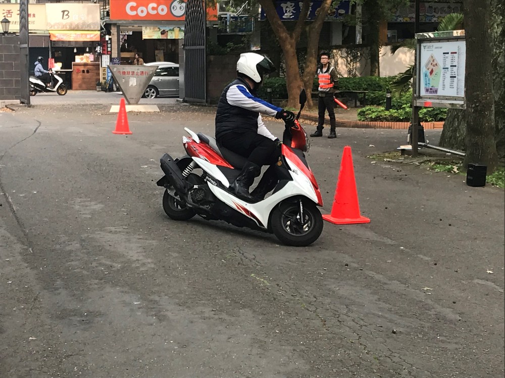 戶外實地教學示範圖片